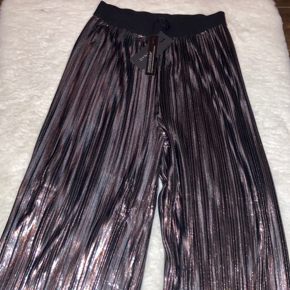 dynamite metallic wide leg pants💫 - Picture 2 of 3